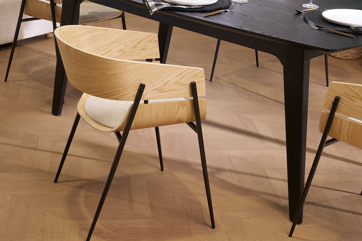 Design-Stuhl schwarz mit dunklem Holz WESS