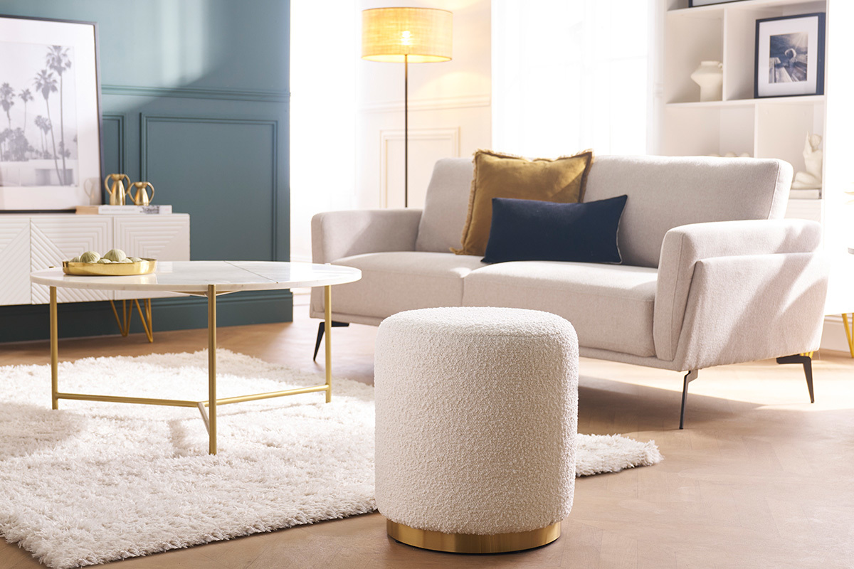 Runder Pouf aus weiem Wollboucl-Effektstoff und goldenem Metall D40 cm AMAYA