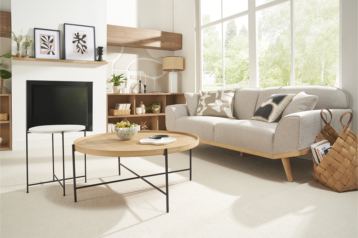 Skandinavisches Sofa aus beigem Stoff mit Samteffekt und hellem Holz 3-Sitzer FREEMA